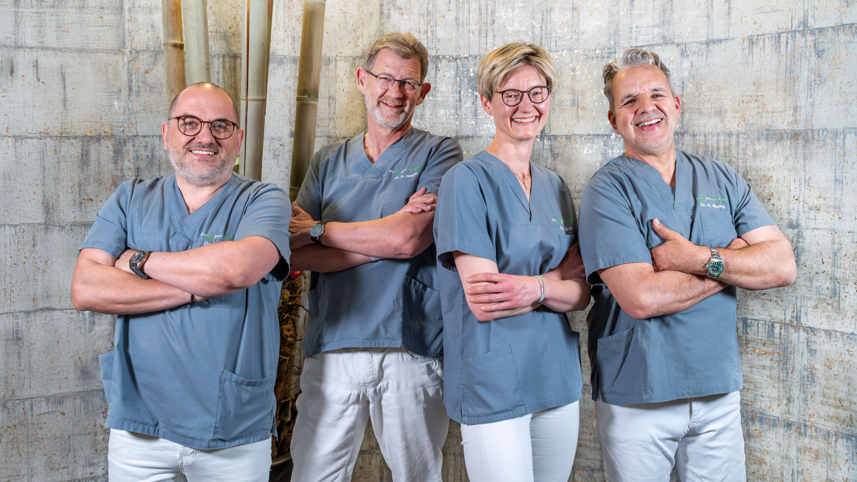 Die Ärzte Dr. Hans Strasser - Dr. Christiane Bauer* - Dr. Kian Momeni - Dr. Andreas Jaeger  nebeneinander